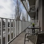 Stacja Wola Apartments With Parking By Noclegi Renters